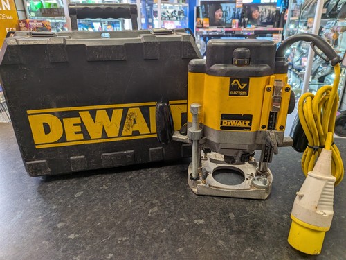 Dewalt 110v plunge router with - 110v,