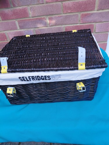 Selfridges lined dark - &,