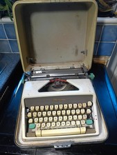 Vintage Olympia DeLuxe