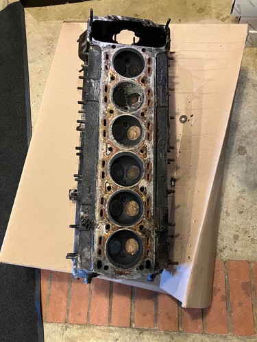 Jaguar cylinder head - head, e