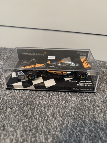 Minichamps mclaren mcl60 - mclaren, oscar