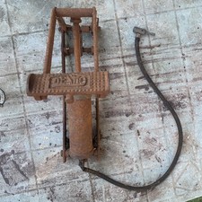 Vintage Dunlop Junior Footpump still pumps 