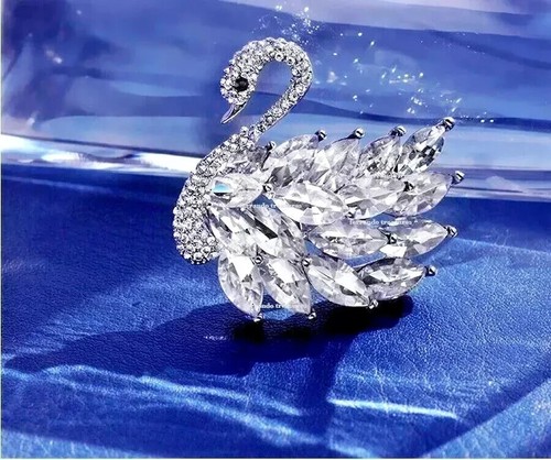Women swan brooch pin - swan,