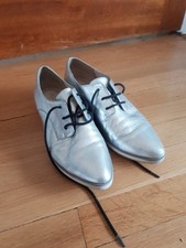 Clarks Womens Laced Silver Leather Brogues size 6 Good Condition