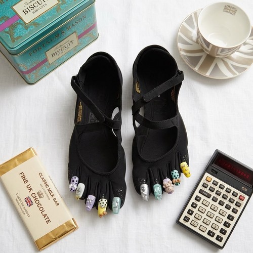 Ladies y2k split toe barefoot - ladies,