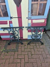 These Vintage Style Cast Iron