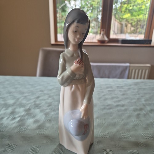 Lladro nao figurine - lladro,