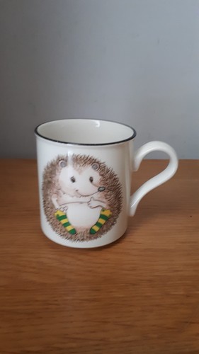 Vintage arthur wood hedgehog - wood,