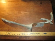 old metal oil can handle