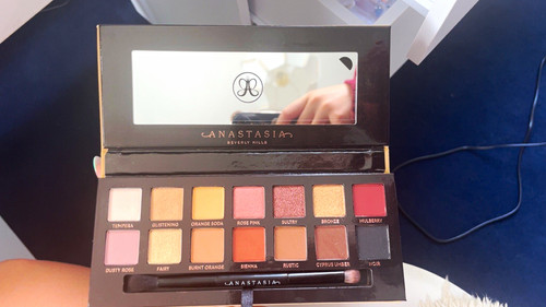 Anastasia beverly hills - hills, soft