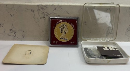Vintage 1977 queen - vintage,