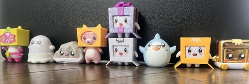 Lanky box mystery - box, figures