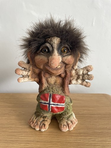 Thumbs form troll with - up,