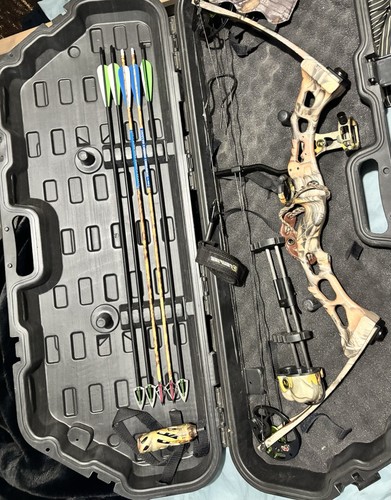 Compound bow hunting set - bow,