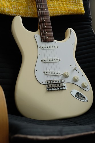 Fender japan stratocaster - japan,
