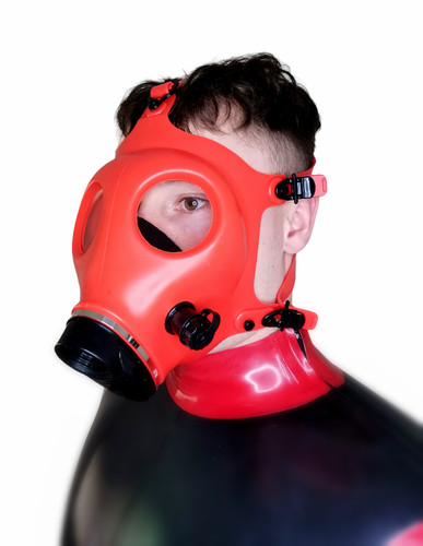 Red rubber fetish gas - red,