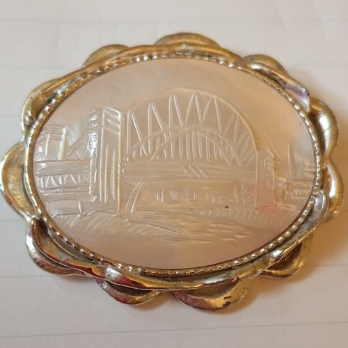 Oval mother pearl - of, shell