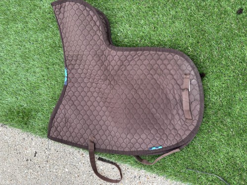 Brown quilted horse - brown,