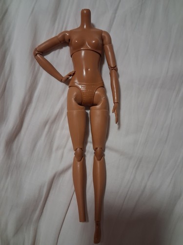 Barbie made move yoga - made,