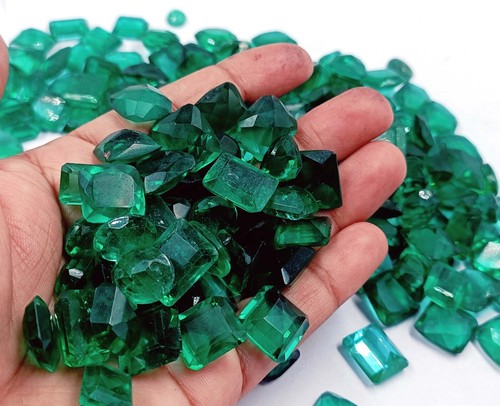 100ct natural green emerald - 100ct,
