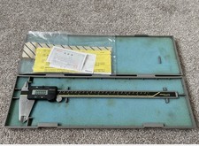 Genuine Mitutoyo 12”/300mm Digital Vernier Caliper 500-173 (EXCELLENT CONDITION)