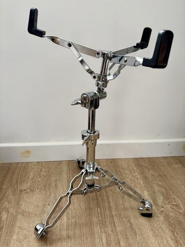 Pearl snare drum - drum, stand