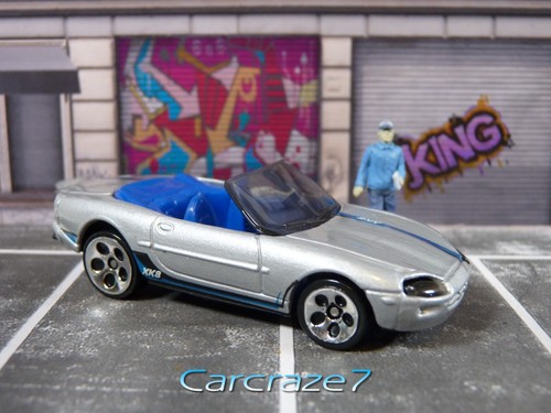 2000 hot wheels collector - 2000,