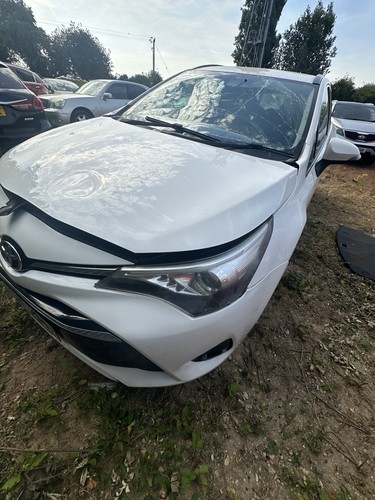 Toyota avensis 2016 - toyota,