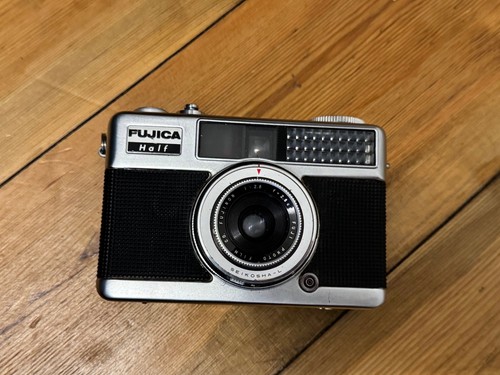 Fujica half 35mm - half, half‑frame