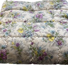 Vintage Floral Eiderdown Throw Quilt Topper  with mattress Tie 110 cm x 157 cm