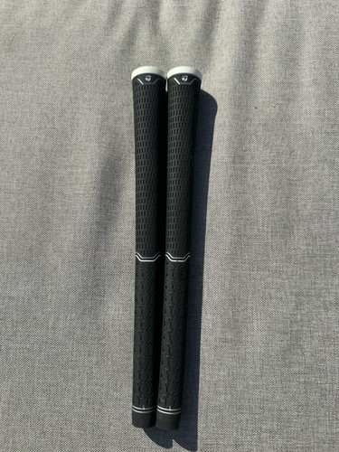 Two taylormade pulled grips - two,