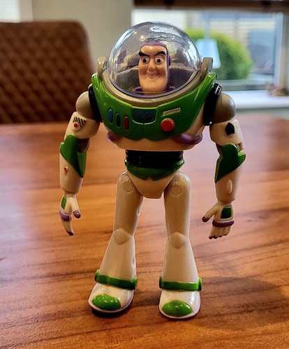 Poseable buzz lightyear action