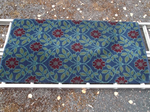 Blue patterned wilton - patterned, 54in