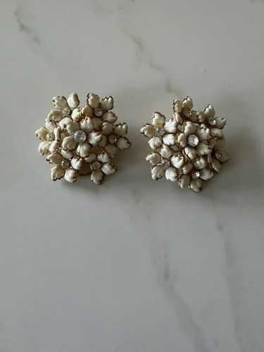 Vintage white and gold clip - vintage, on
