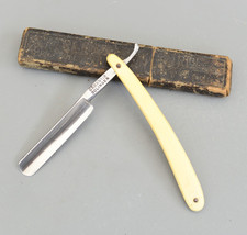 Vintage Garantie Solingen Straight Razor Cut Throat Razors