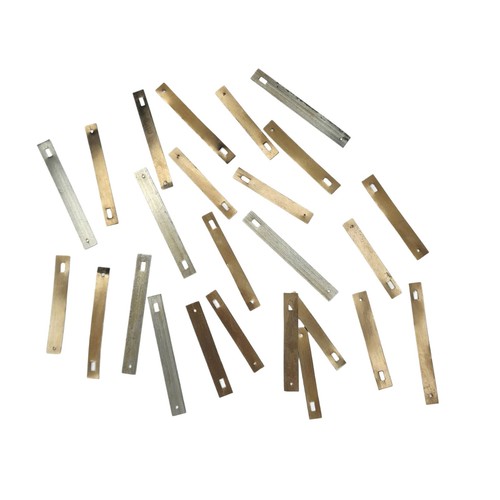 25x clock suspension feathers - clock,