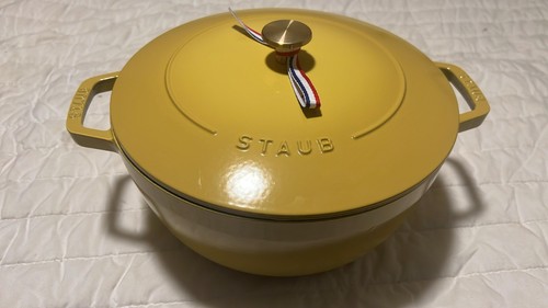 Staub cast iron - 5.25, qt