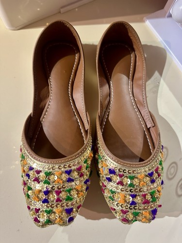 Indian pakistani mojari - indian,