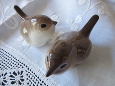 TWO VINTAGE 1970s LOMONOSOV USSR PORCELAIN SONGBIRD WREN BIRD ORNAMENTS
