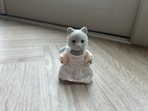 Sylvanian families hotel - families,