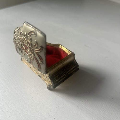 Legged grand piano trinket - grand,