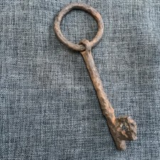 LARGE VERY RUSTY ANTIQUE IRON
