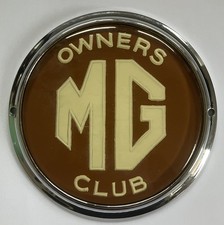 MG Owners Club Classic Car Badge (Red and Cream) - Good Clean Condition