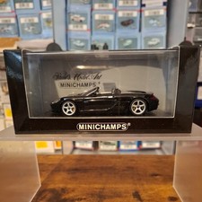 MINICHAMPS - 2001 PORSCHE CARRERA GT - 1/43 SCALE MODEL CAR 060230