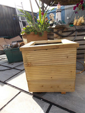 WOODEN   GARDEN PLANTER HANDMADE 16in x 14.5in  x 15.5 in  COLLECTION ONLY