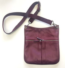 Longchamp Burgundy Pebbled Leather Crossbody Bag Adjustable Strap 24×26 cm