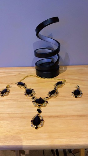 Jewellery - , traditional)