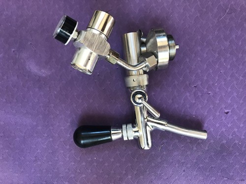 Mini keg flow - control, with