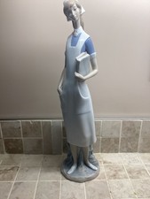 Lladro Nurse Figurine 4603