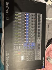 ZOOM LiveTrak L-12 12ch Live